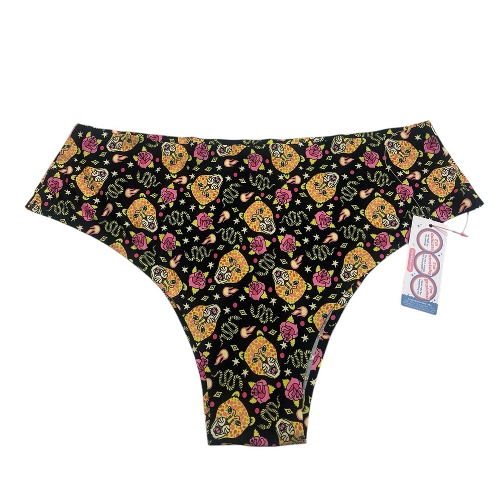 NWT Cheek Boss Cheetah Cheeky Panties Size XL.